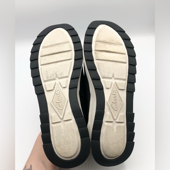 Clarks Black Leather Comfort Sneaker - Women’s Size 8.5 - Picture 7 of 7